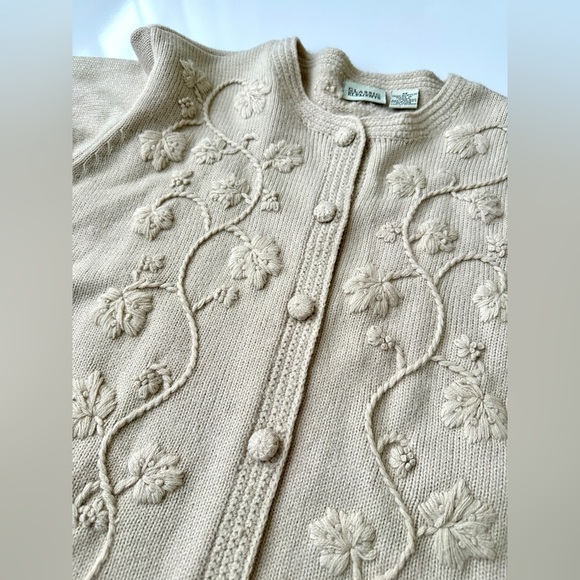 Vintage Classic Elements Beige Tan Floral Embroidered Soft Knit Cardigan Medium - Picture 5 of 7